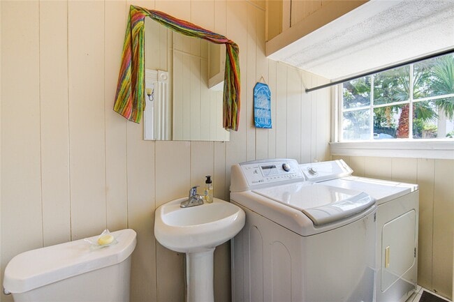 Building Photo - 1619 Avenue N