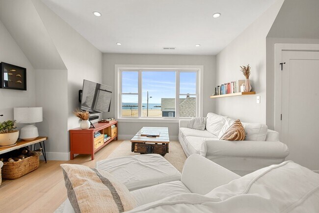 Building Photo - 51 Cutler St