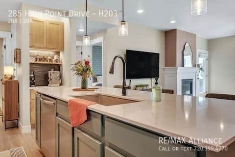 Building Photo - 285 High Point Dr