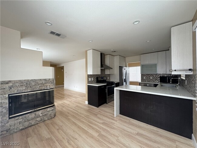 Building Photo - 4454 Bertram Ln