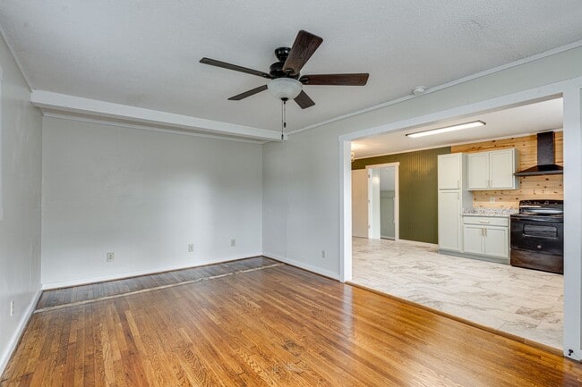 Building Photo - Charming Jasper Rental – 3 Bed, 2 Bath, $1,550/Month