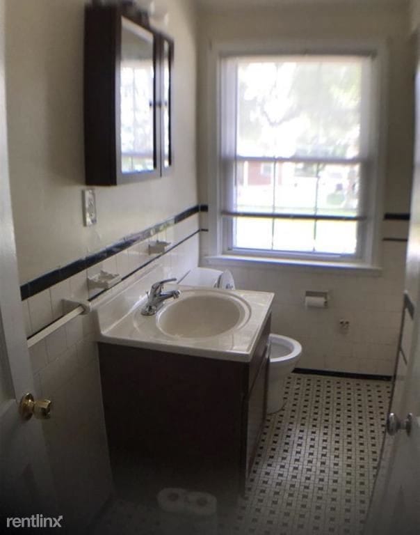 Building Photo - 3 br, 1.5 bath Townhome - 4522 Marble Hall Rd