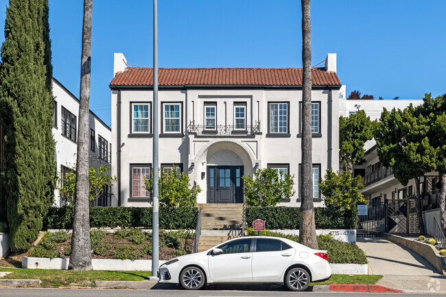 Building Photo - The Gates/The Arch