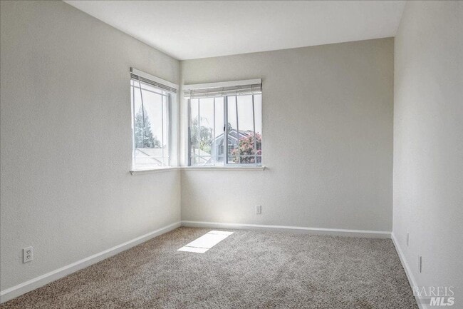 Building Photo - Architectural delight! Shows like a model! 4 bedrooms, 2 full baths.