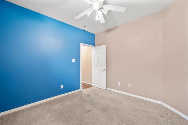 Building Photo - 7803 Blue Stream Ct