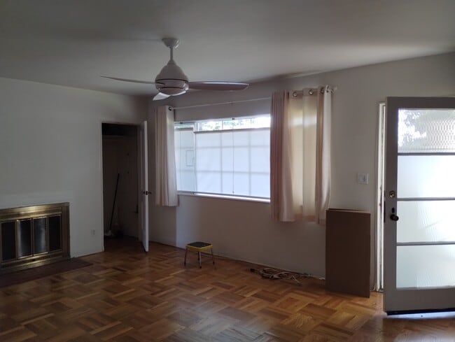 Living Room - 5273 Village Grn