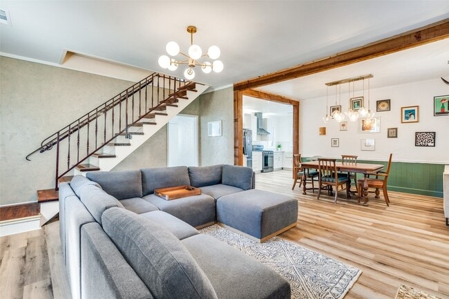 Building Photo - 3331 Urban Ave