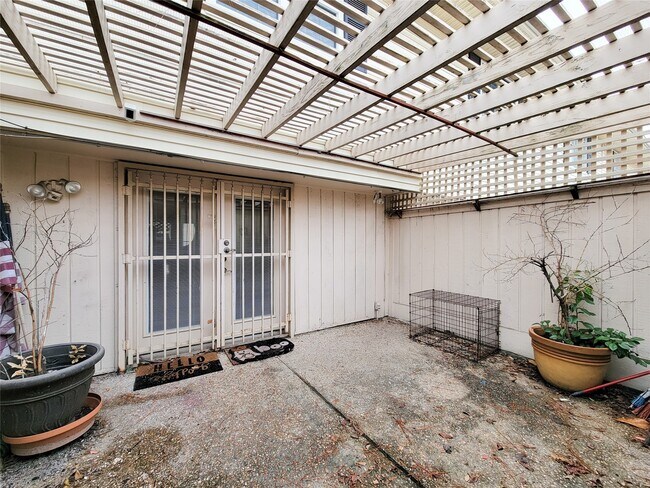 Building Photo - 2021 Winrock Blvd