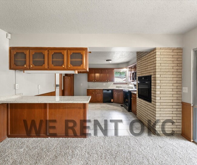 Building Photo - 3016 Shadybrook Dr