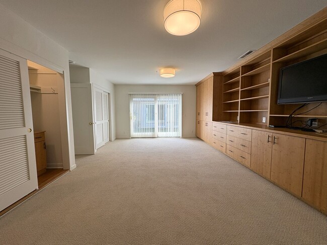 Building Photo - Beautiful Palo Alto Home with In-Law Suite, Central AC & Heated Pool