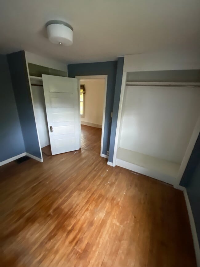 Building Photo - 48 Grove St