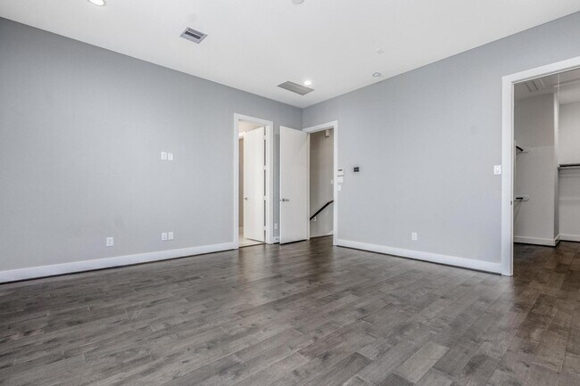 Building Photo - 8409 Hempstead Rd