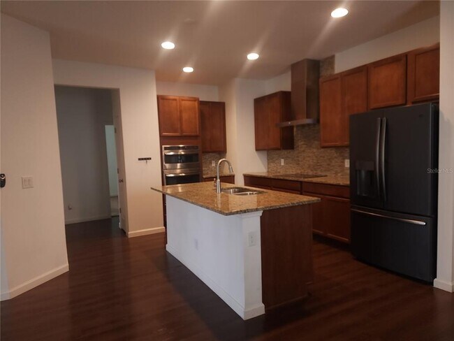 Building Photo - 3230 Stratton Cir