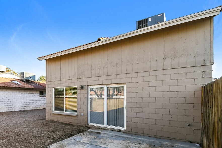 Building Photo - 2718 W Brooks St