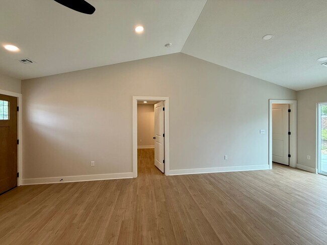 Building Photo - 765 N Kansas St