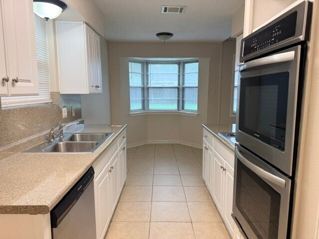 Building Photo - 6627 Krause Dr