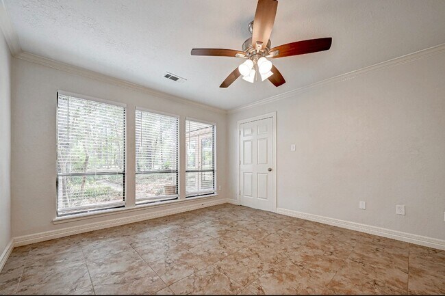 Building Photo - 1746 Cloister Dr