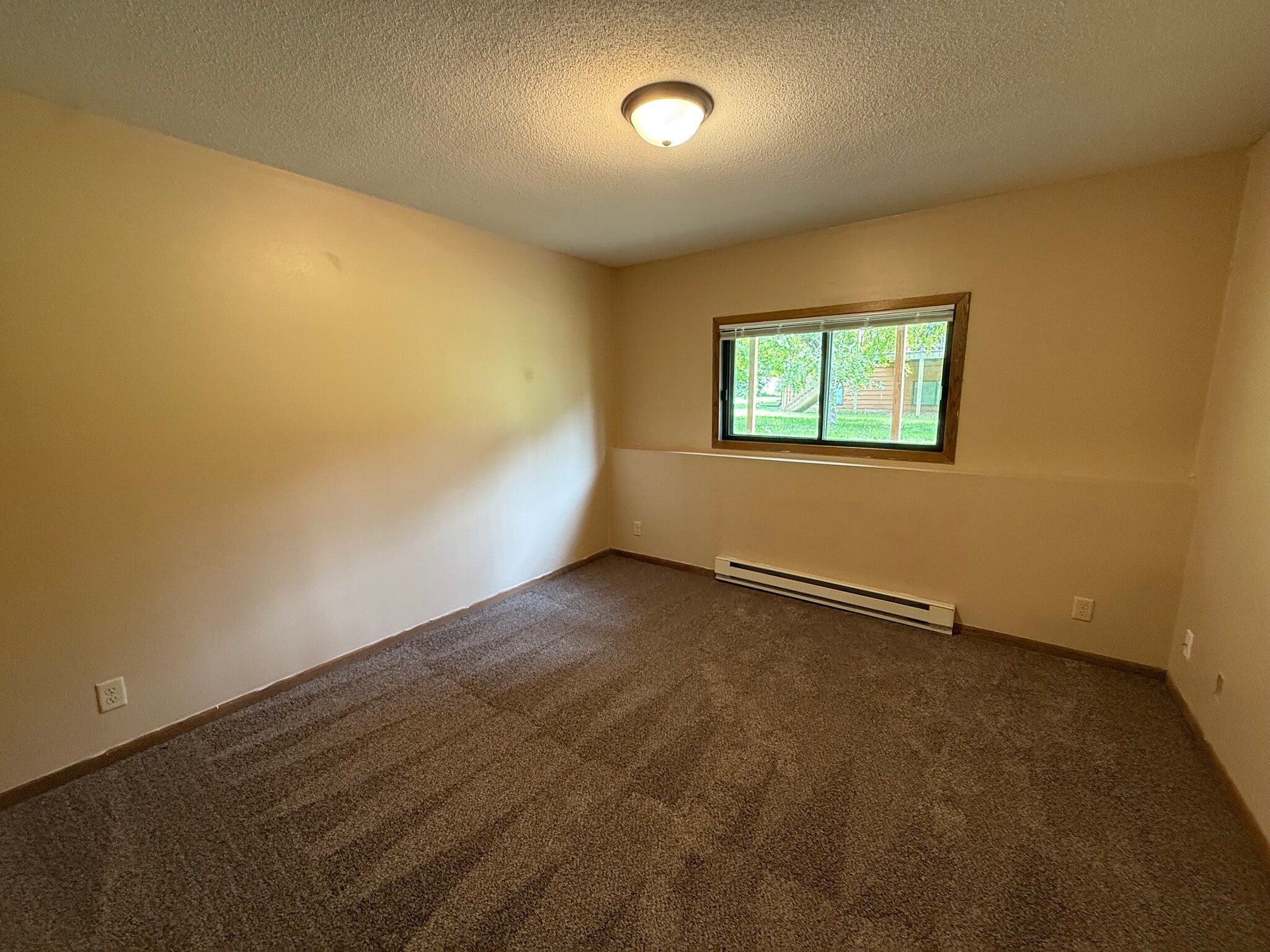 Building Photo - 624 Saxonwood Rd