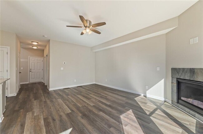 Building Photo - 978 Valley Rock Dr