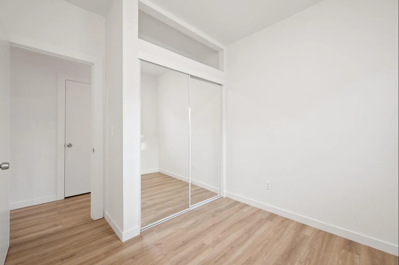 Building Photo - 411 E Burnett St