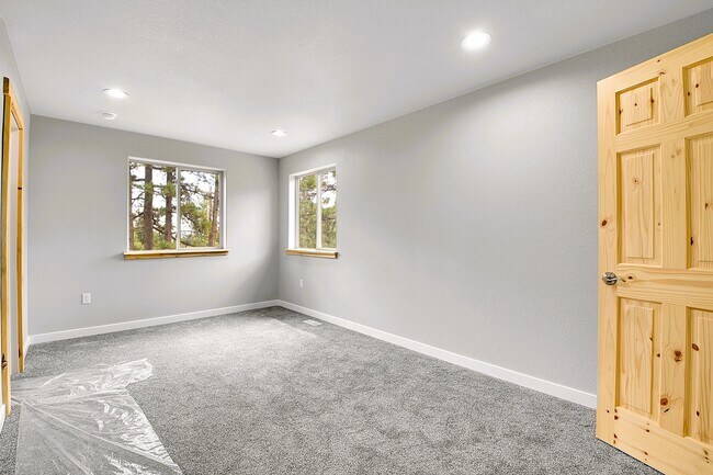 Building Photo - 132 Pauls Ln