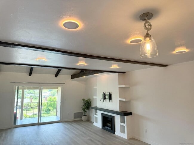 Building Photo - 1858 Fairway Cir Dr