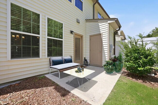 Building Photo - Lease OR Lease to Own