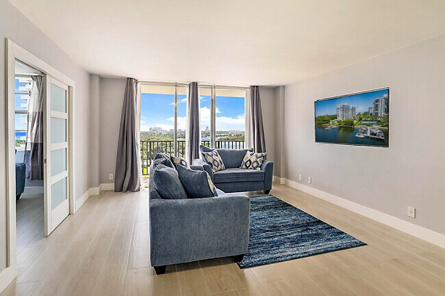 Building Photo - 2121 N Ocean Blvd