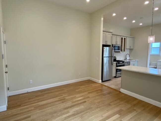 Building Photo - RENOVATED 2BD/1.5BA. Dishwasher! LAUNDRY I...