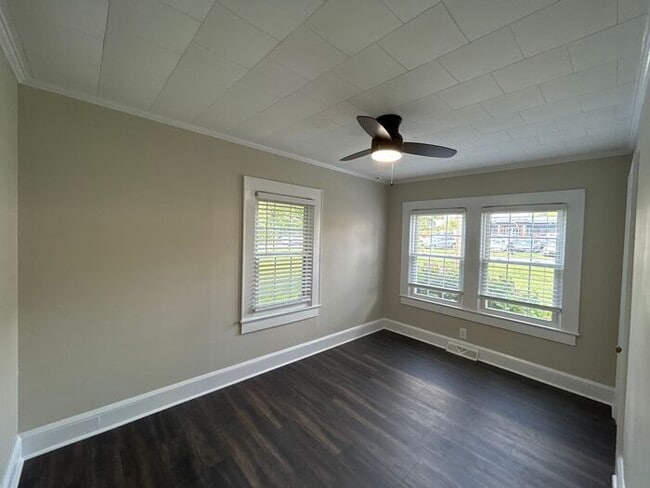 Building Photo - T.R. Lawing Realty Property