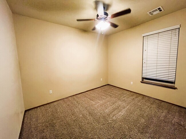 Building Photo - 14812 Brent Cir