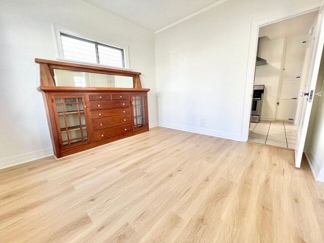 Building Photo - Charming Belmont Shore Bungalow close to 2...