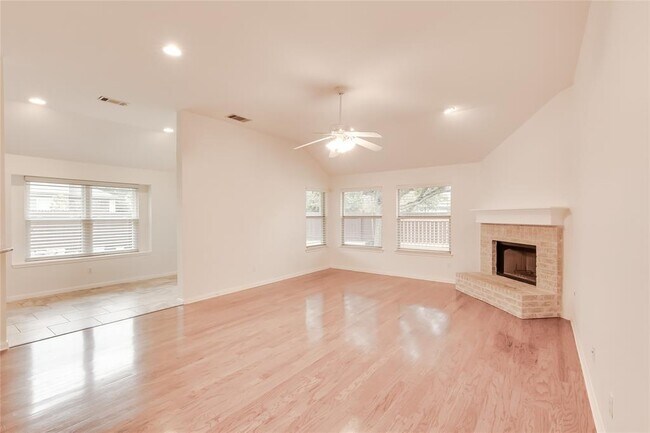 Building Photo - 15437 Fisher Island Dr