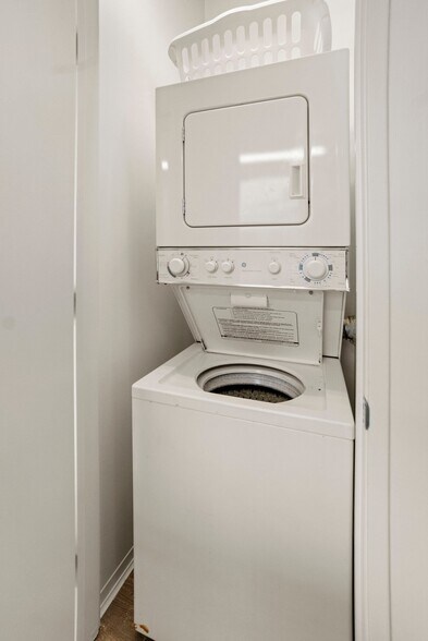 Building Photo - 1397 S State St