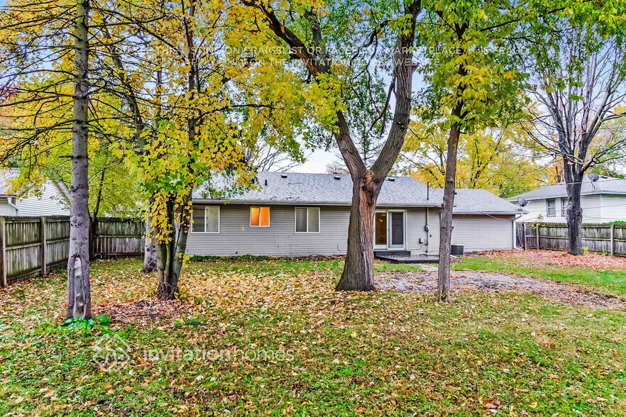 Building Photo - 944 Beacon Ln