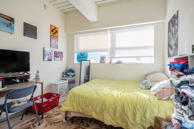 3BR, 1BA - 903SF - Bedroom - Park Terrace West Apartments - Location is Everything!