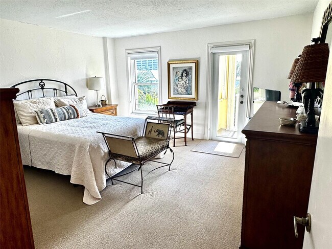 Building Photo - 951 De Soto Rd