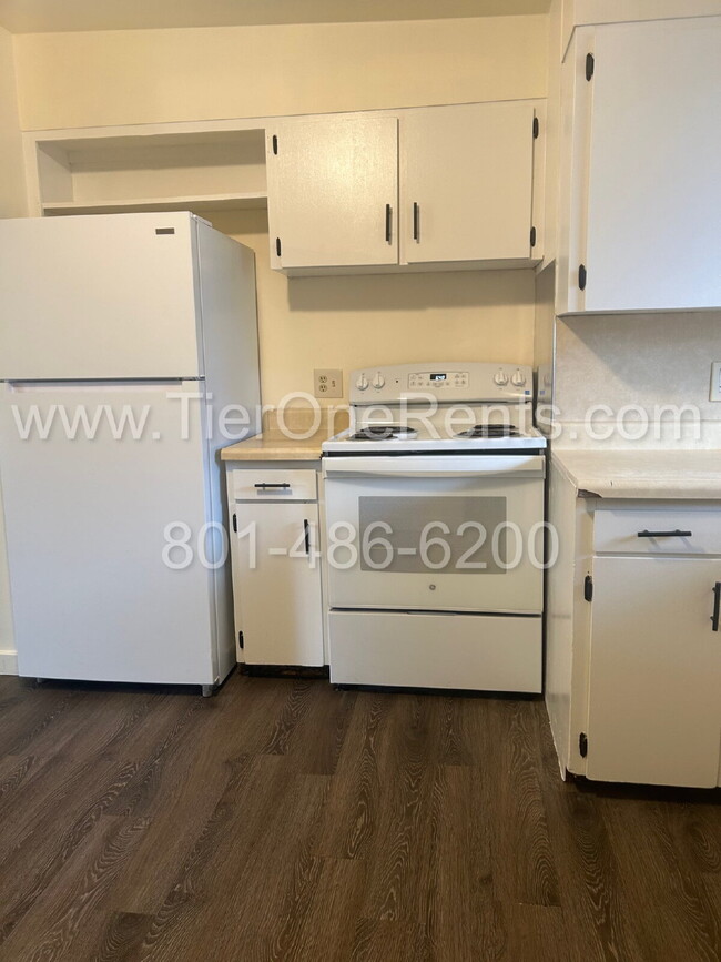 Building Photo - NO DEPOSIT option available for qualified ...