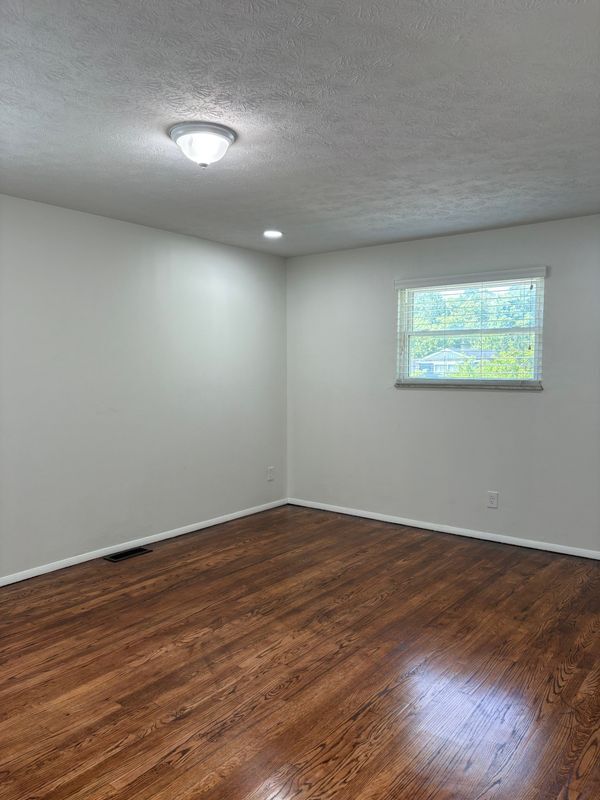 Building Photo - 1352 Meredith Dr
