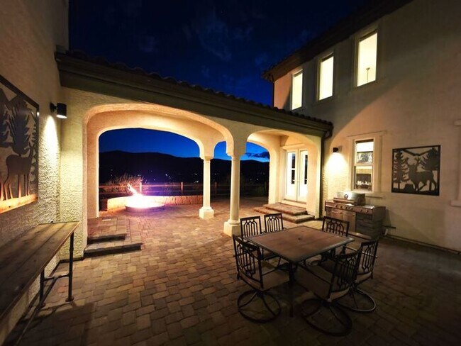 Building Photo - All-Inclusive Executive Luxury in Somerset...