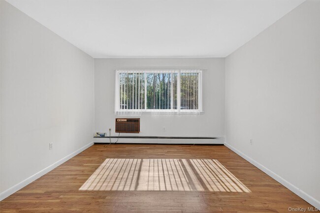 Building Photo - 810 Blooming Grove Turnpike