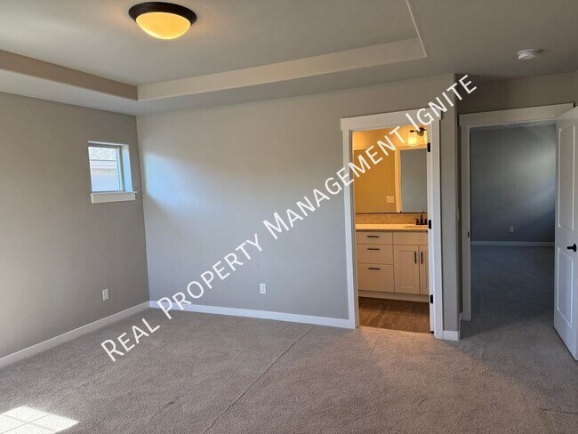 Building Photo - 20844 SE Sunniberg Ln