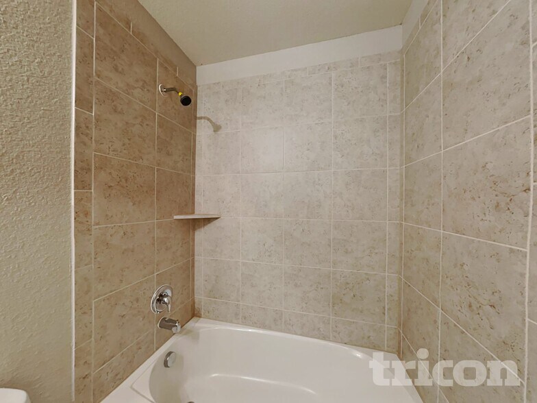 Building Photo - 224 Cottonwood Dr