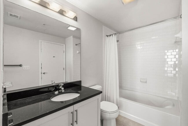 Building Photo - Mt Vernon Square Condo | 1 Bed | 1 Bath | 700 Sf | Private Balcony