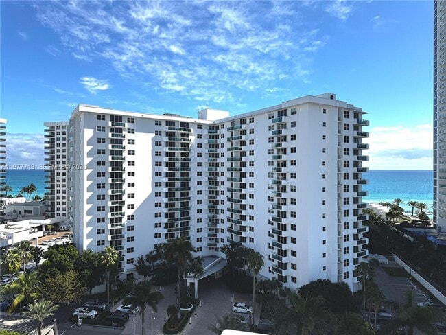 Building Photo - 3000 S Ocean Dr