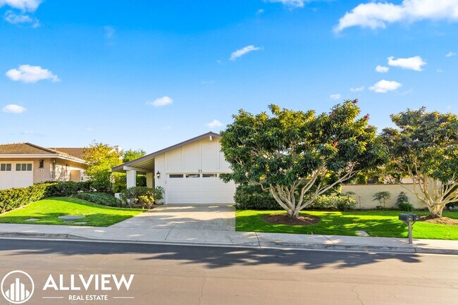 Building Photo - 3 Bedroom, 2 Bath Home Available In Jasmin...
