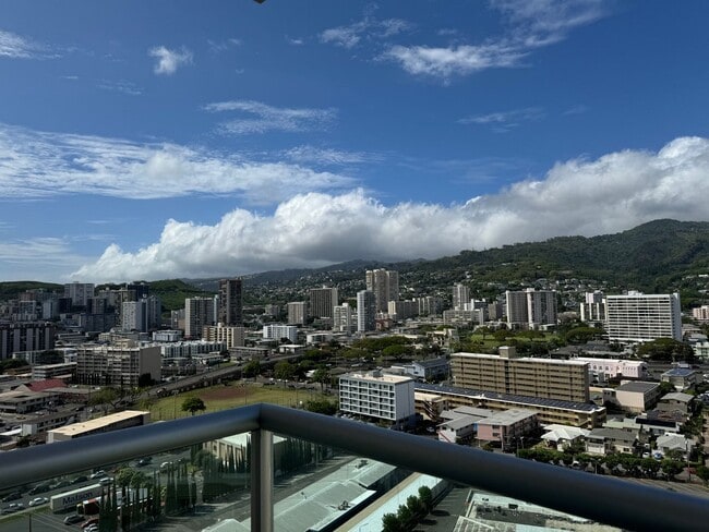 Building Photo - 1450 Young St