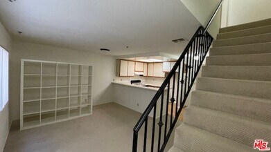 Building Photo - 420 S Harvard Blvd