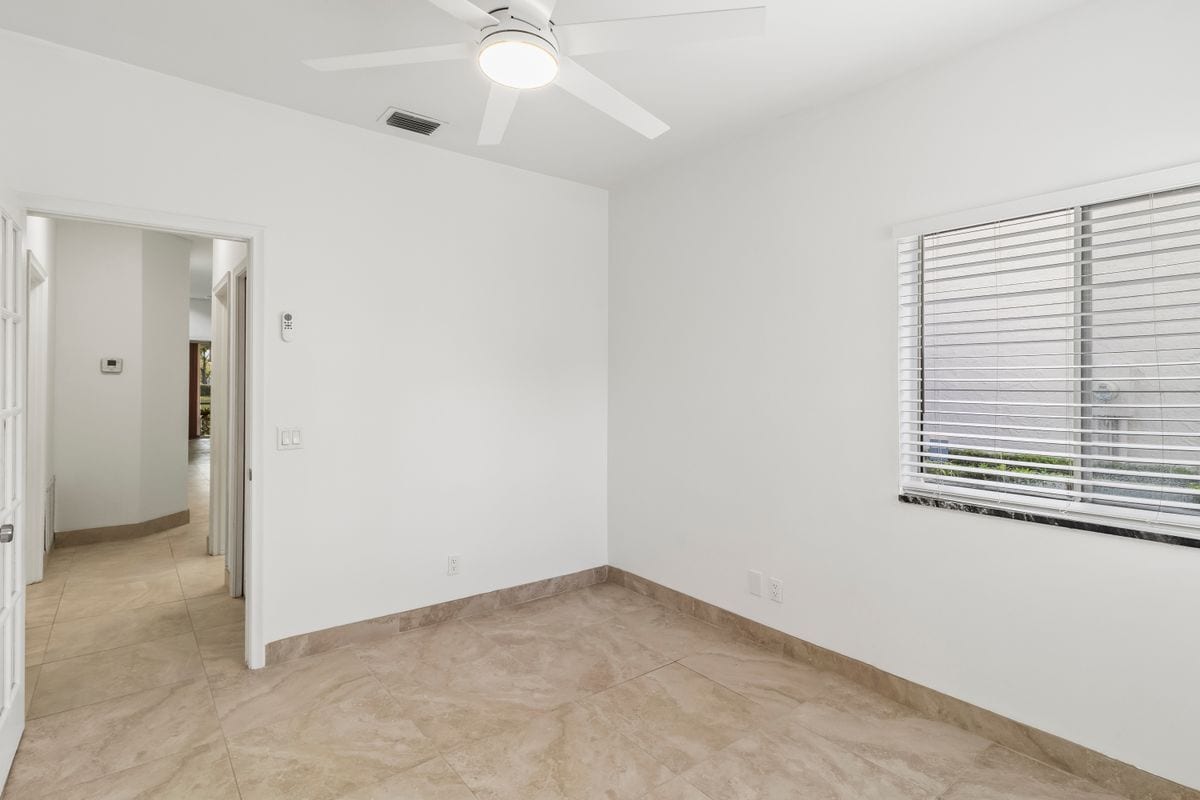Building Photo - 10516 Lake Vista Cir