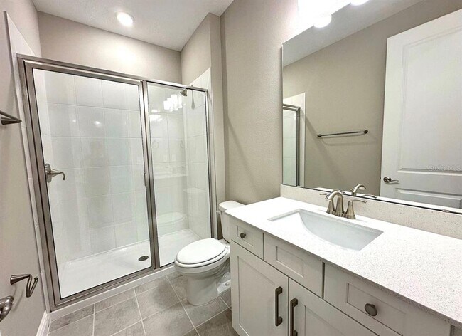 Building Photo - 2122 Divot Dr